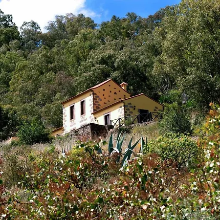 Charming House In La Pena With Terrace And Air Conditioning *
